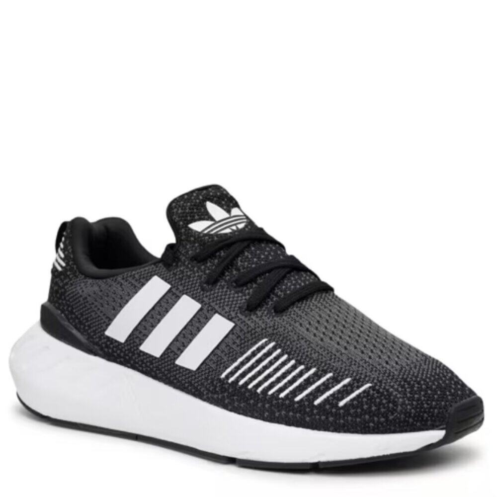 adidas Women's Swift Run 22 Running Shoe Size 5.5 New